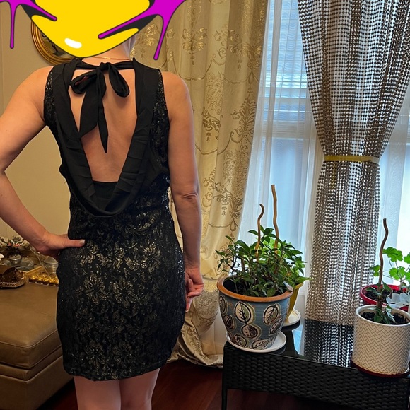 Elegant dress one time used for shooting - Picture 4 of 16